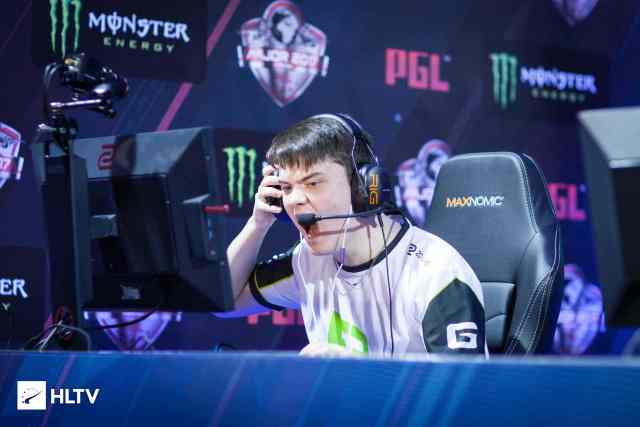 都是通过纵 都是通过纵