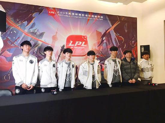 1的双后腰 1的双后腰